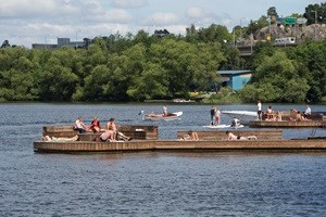 Image at https://www.stockholmparkering.se/contentassets/1b1d53141cfe4a5489f5464399c997f5/sommarparkering_2025_300x200.jpg