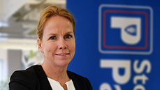 Image at https://www.stockholmparkering.se/siteassets/om-oss/ledningsgrupp/320x180-px-inzoomat/christina320x180inzoomad.png
