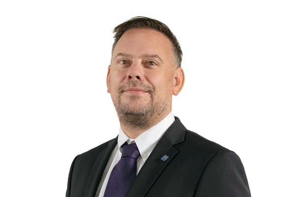 Image at https://www.stockholmparkering.se/siteassets/om-oss/ledningsgrupp/fredrik-soderholm-600x400.jpg